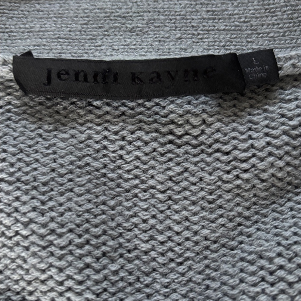 Jenni Kayne Gray V-Neck Button Front Cropped Cardigan - Picture 5 of 7